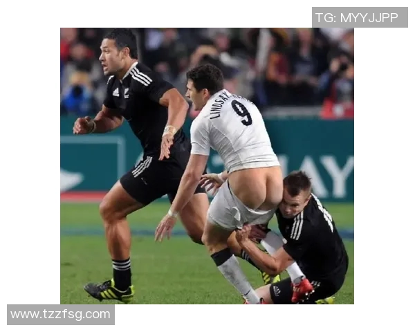 足球明星们的搞笑日常生活瞬间大揭秘让你捧腹大笑的趣味图片合集